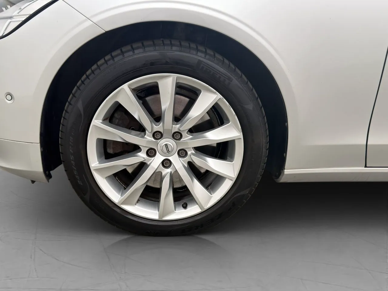 Vehicle image 35