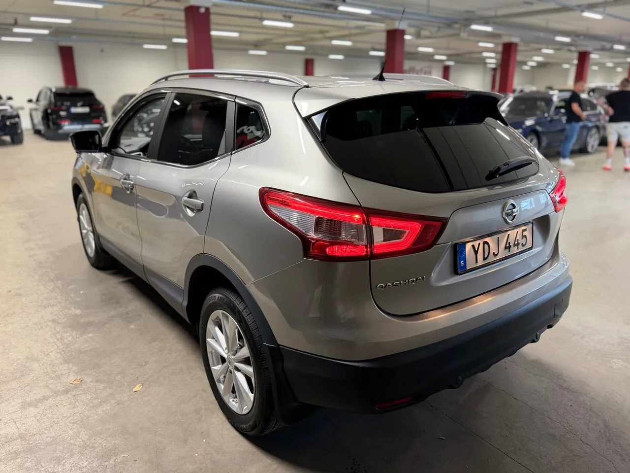 Vehicle image 4