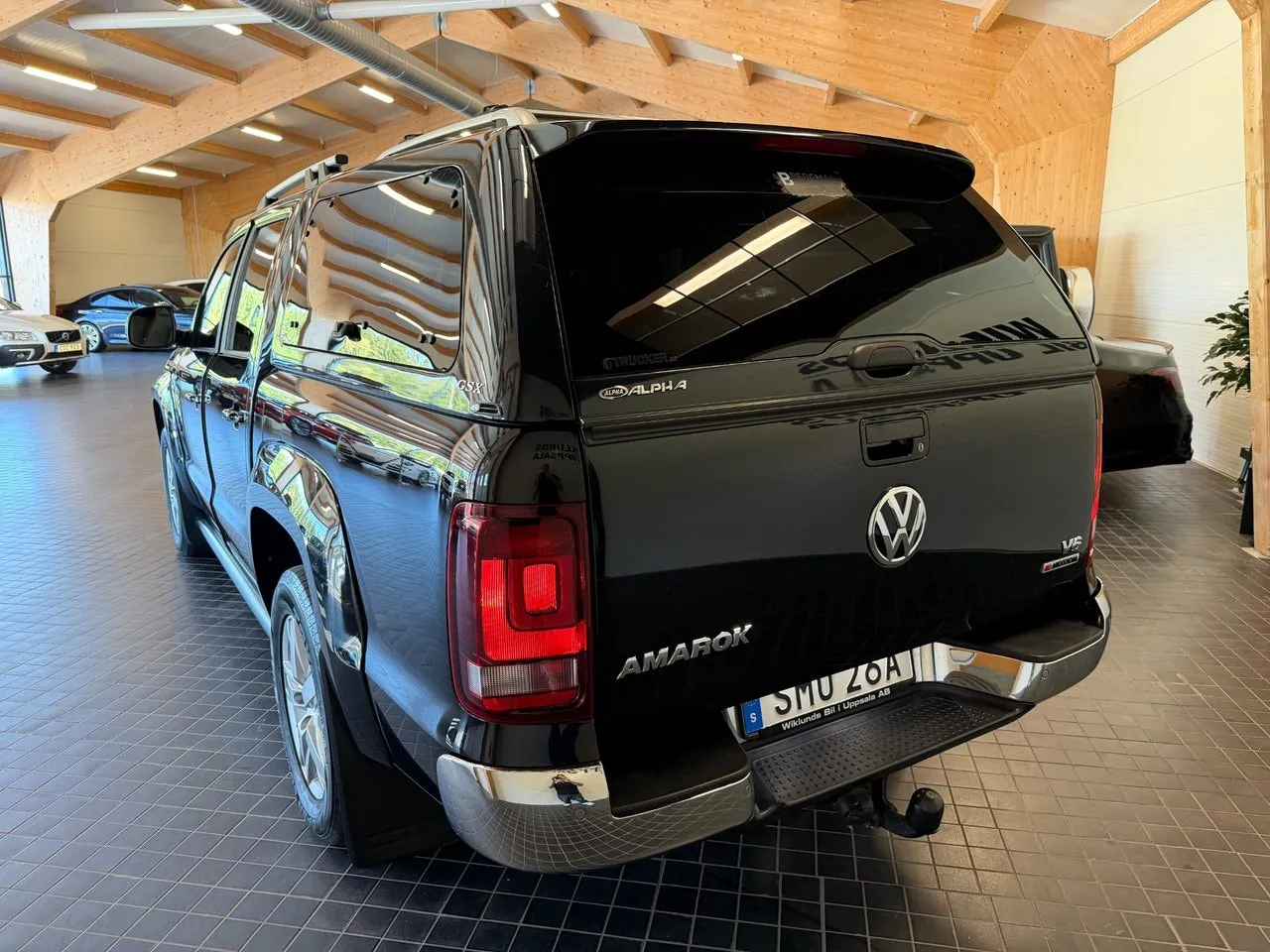 Vehicle image 15