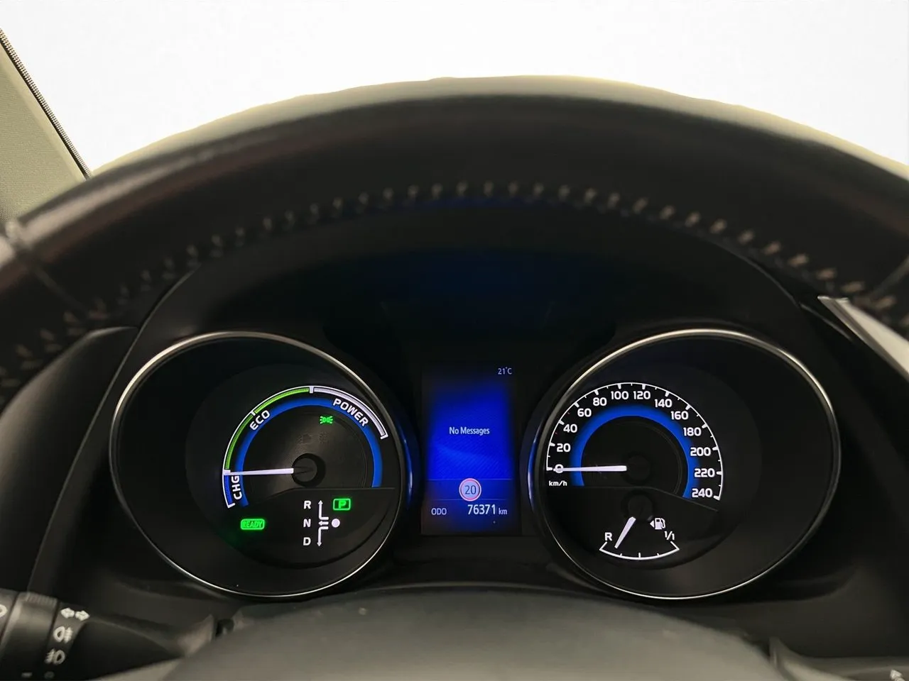 Vehicle image 16