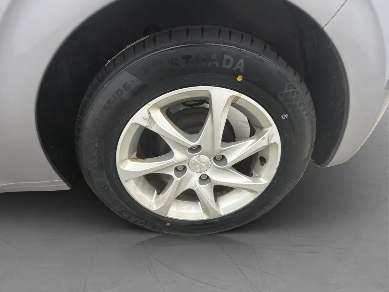 Vehicle image 23