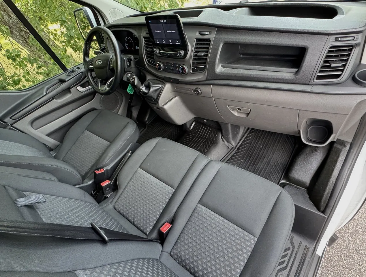 Vehicle image 11