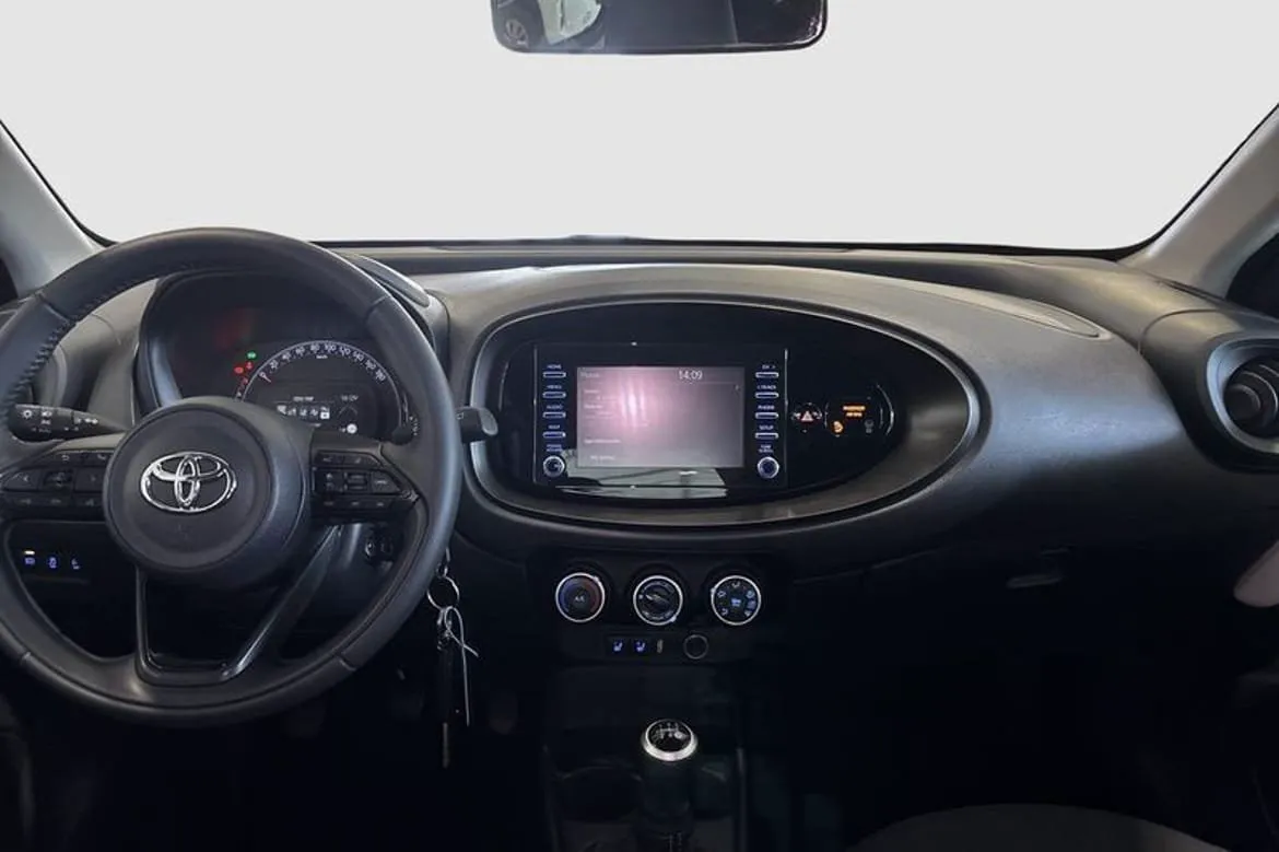 Vehicle image 8