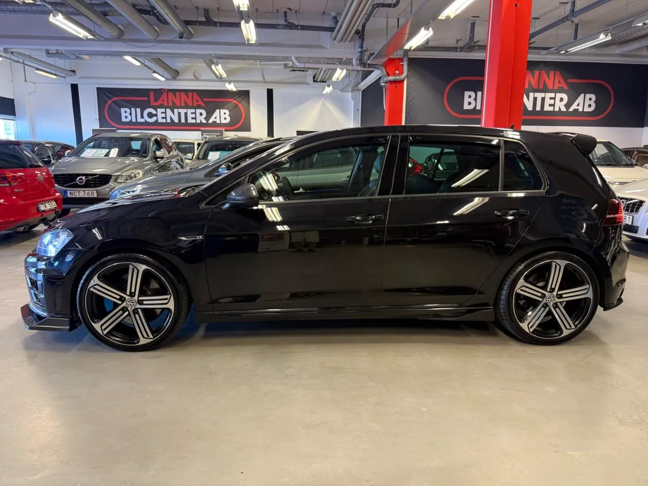 Vehicle image 11