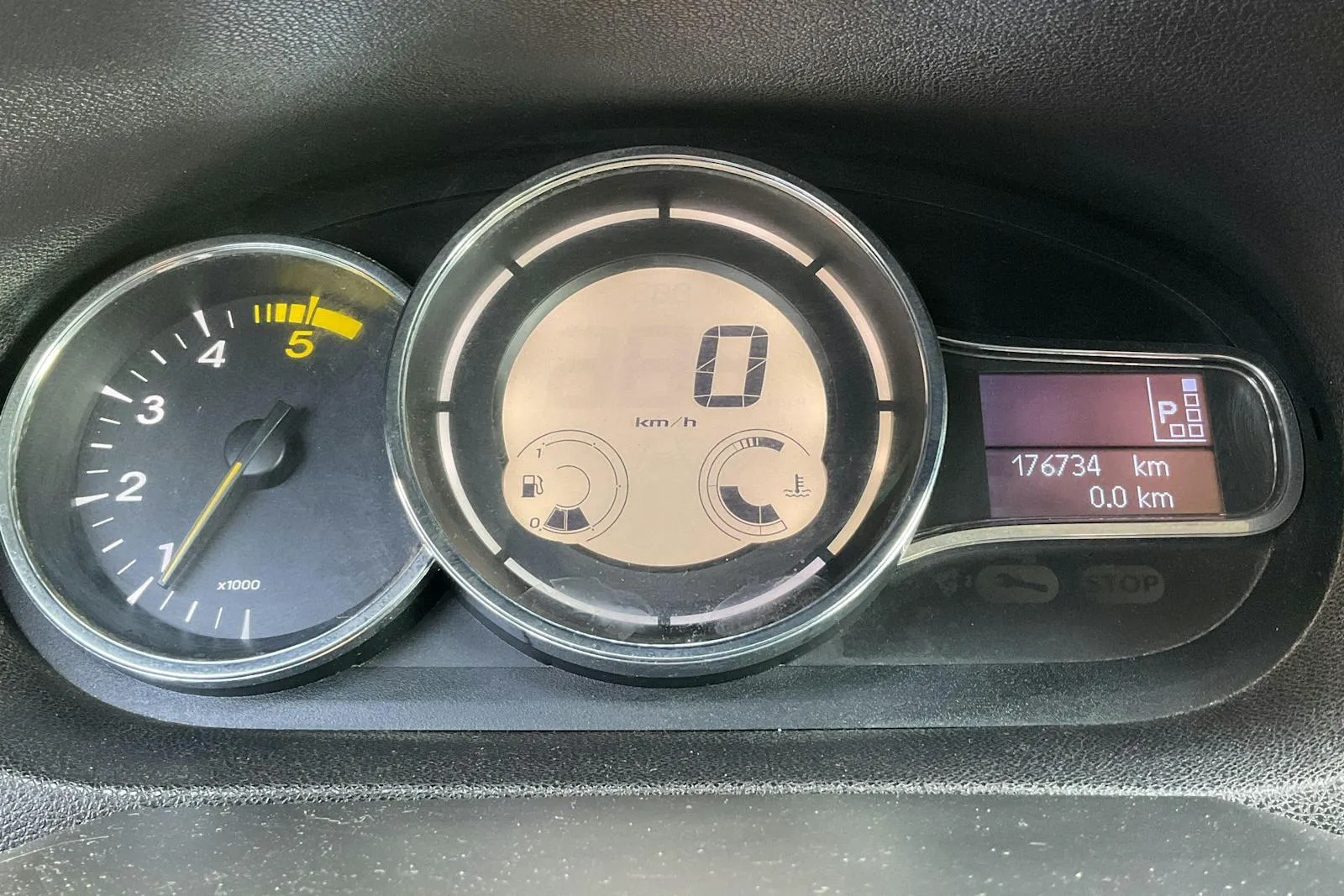 Vehicle image 9