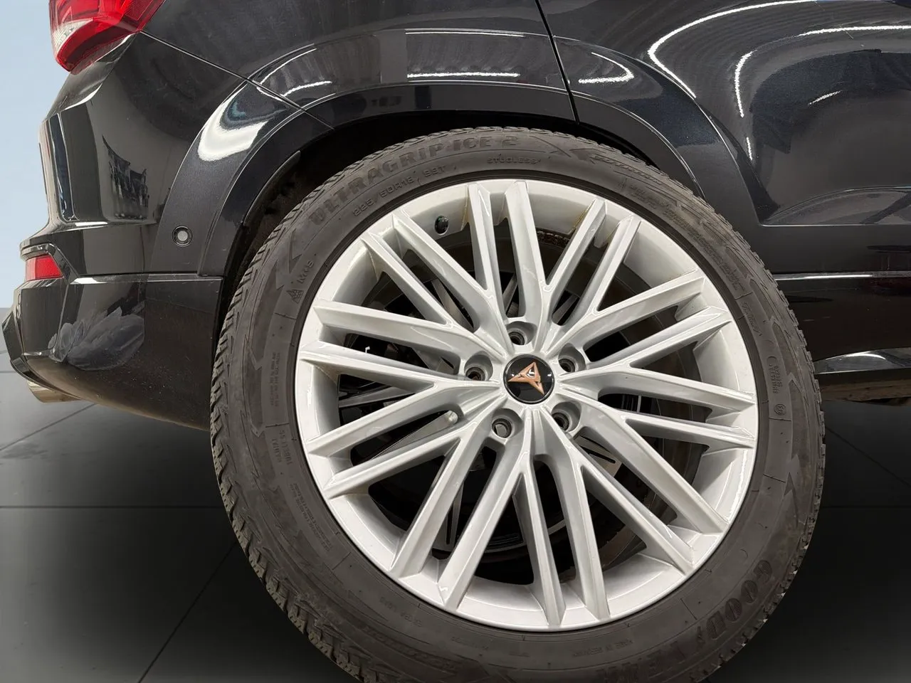 Vehicle image 13
