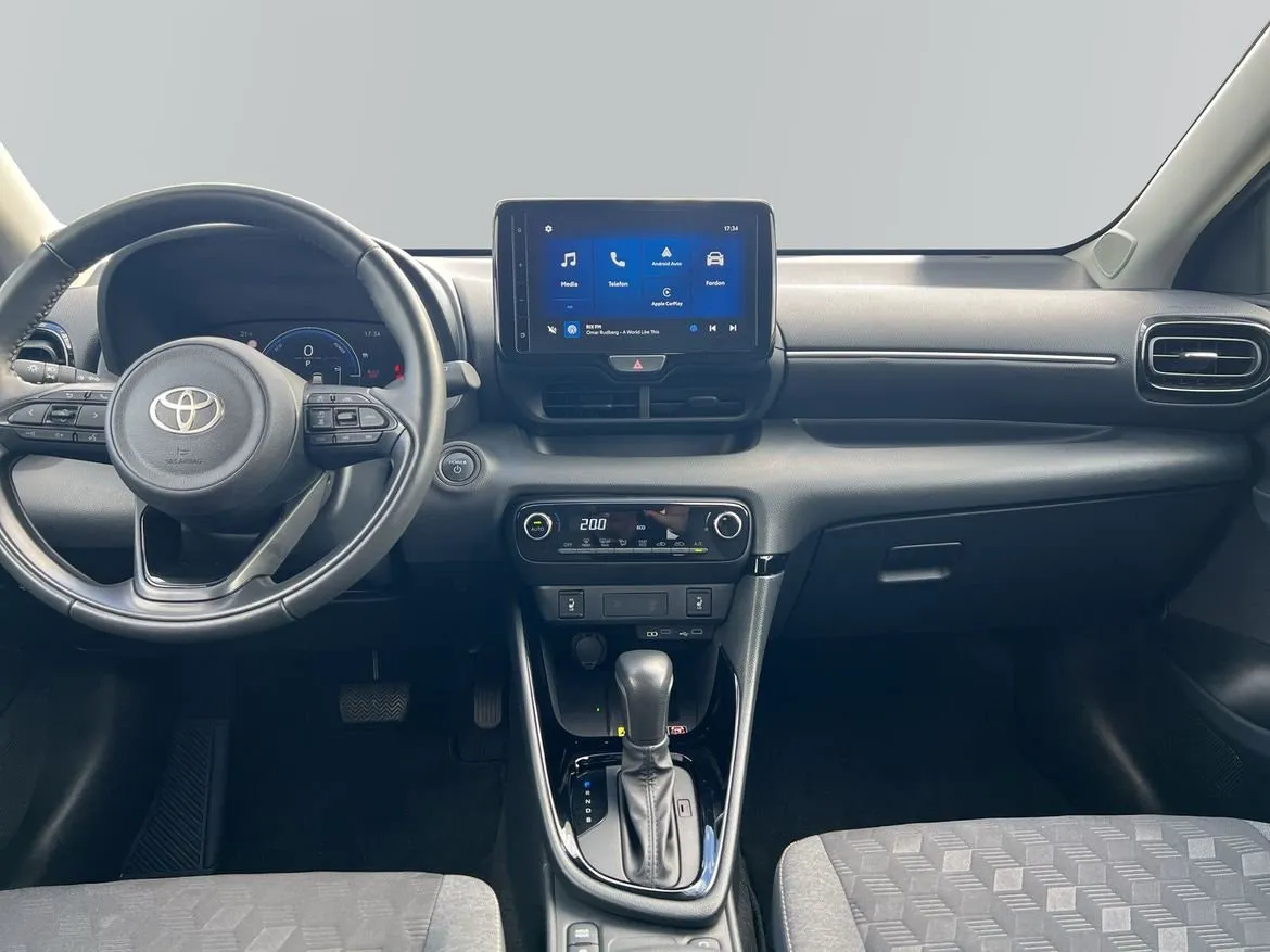 Vehicle image 7