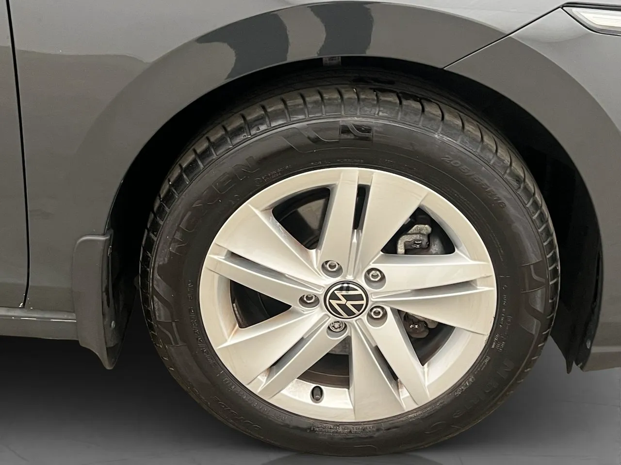 Vehicle image 31