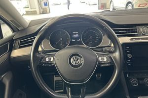 Volkswagen Passat bild 12