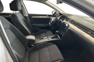 Volkswagen Passat bild 14