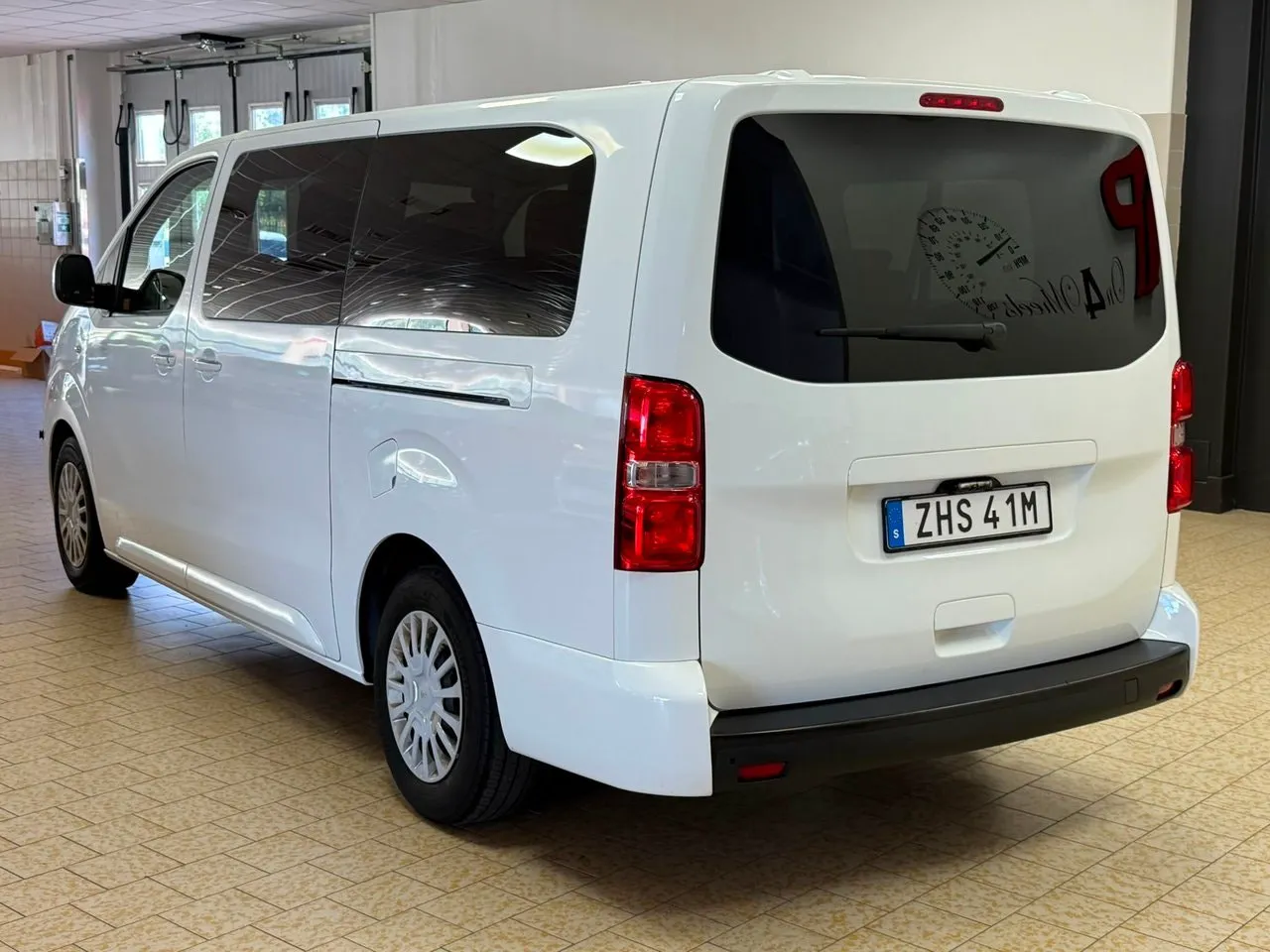 Vehicle image 4
