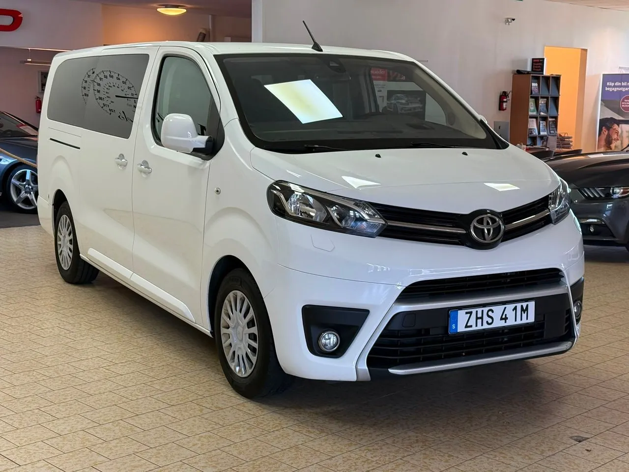 Vehicle image 8