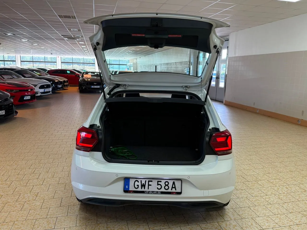 Vehicle image 10