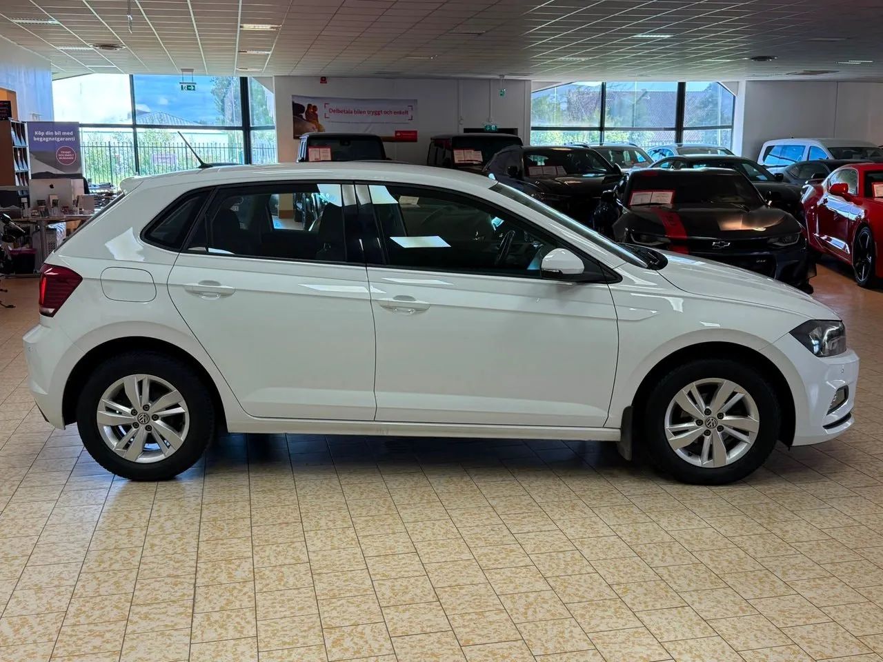 Vehicle image 7