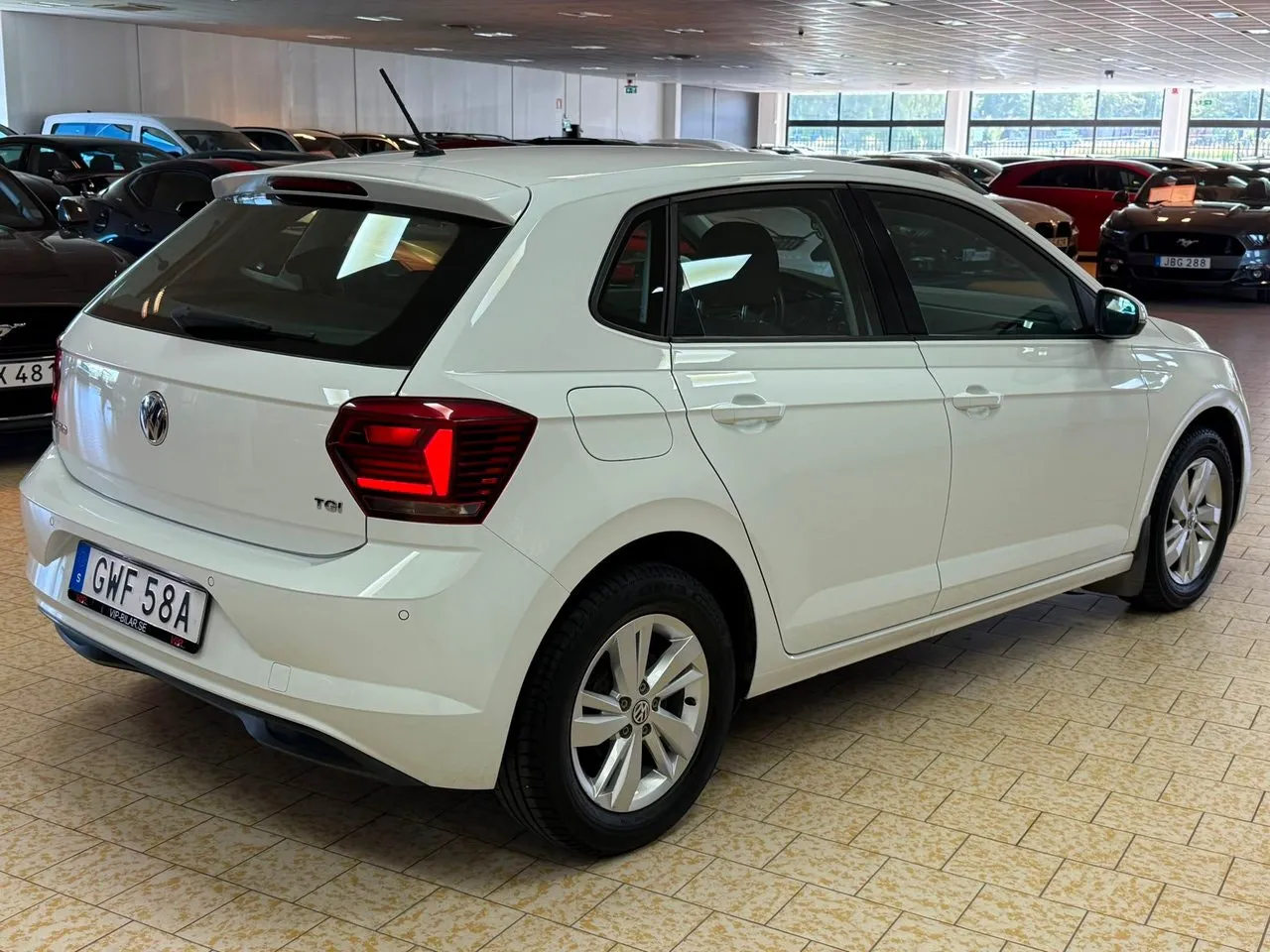 Vehicle image 6