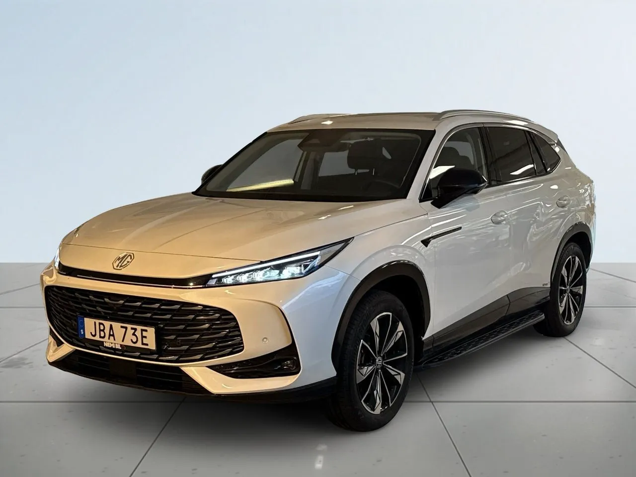 Vehicle image 15