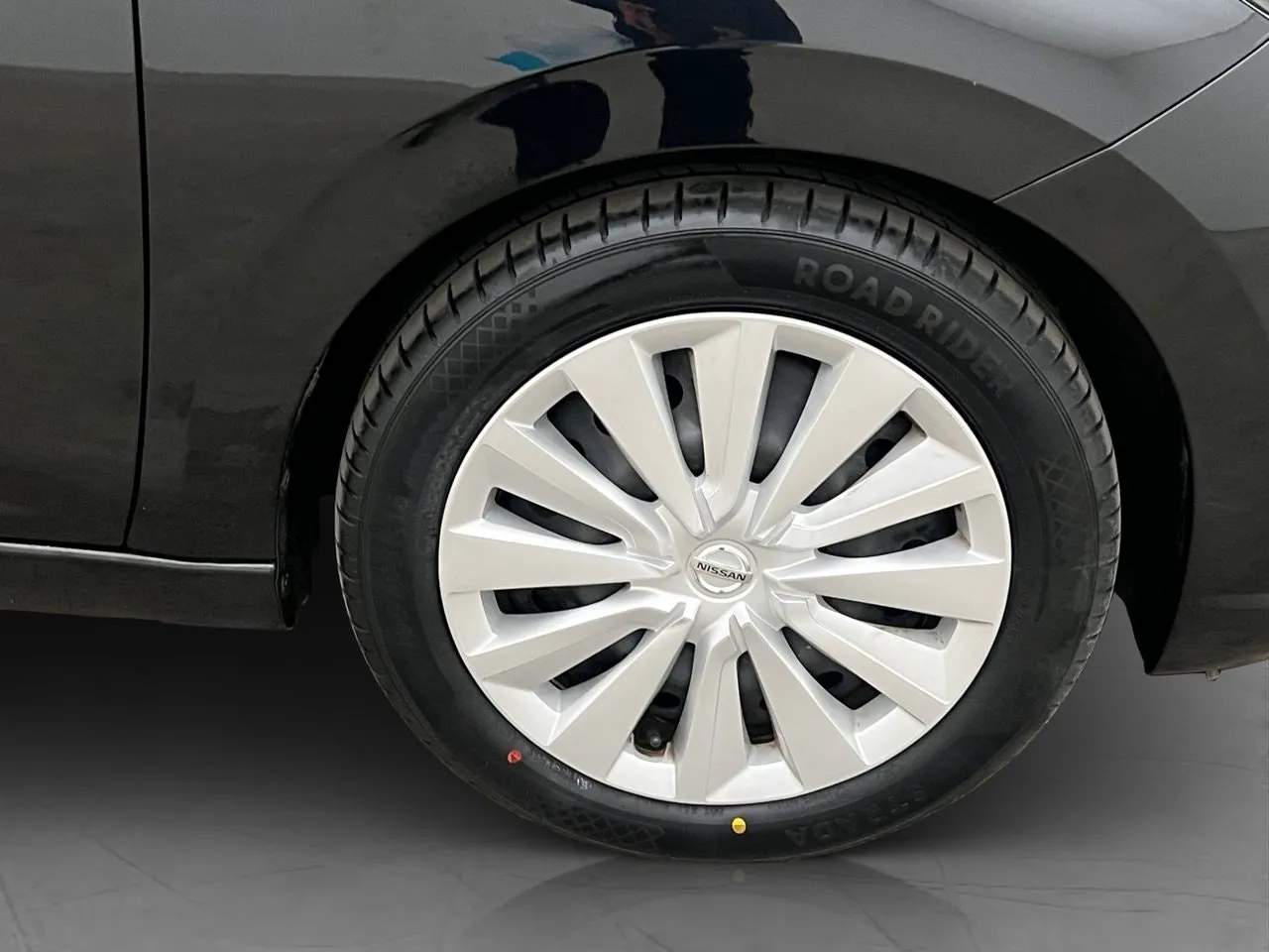 Vehicle image 25