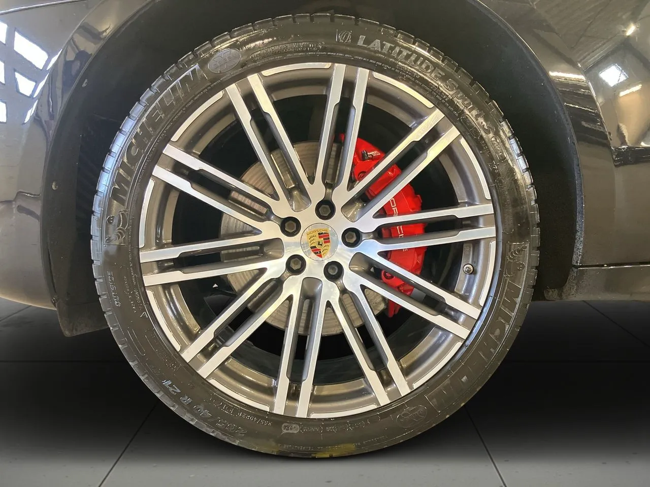 Vehicle image 13