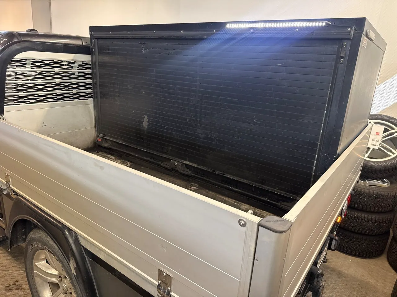Vehicle image 30