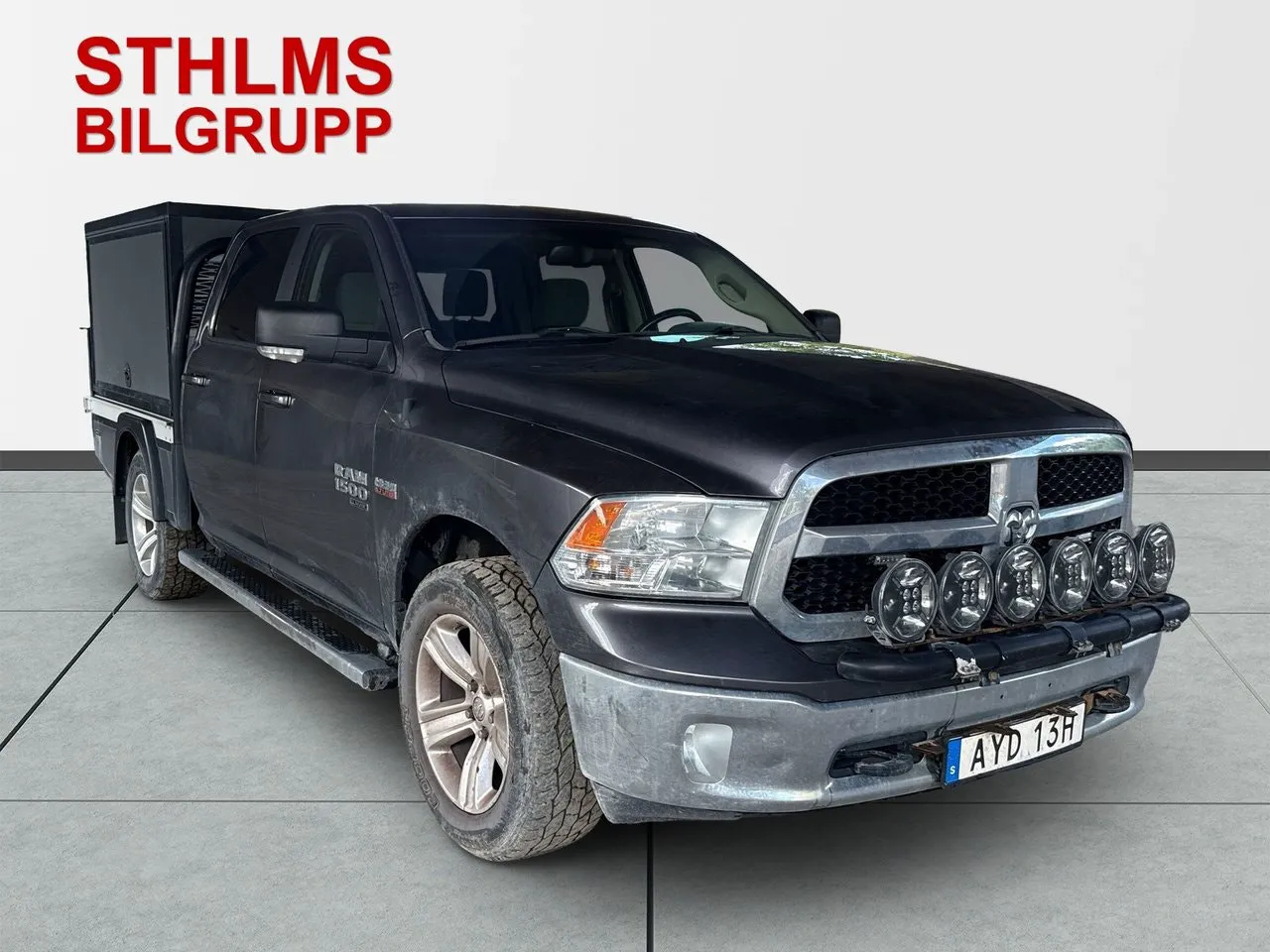 Vehicle image 3
