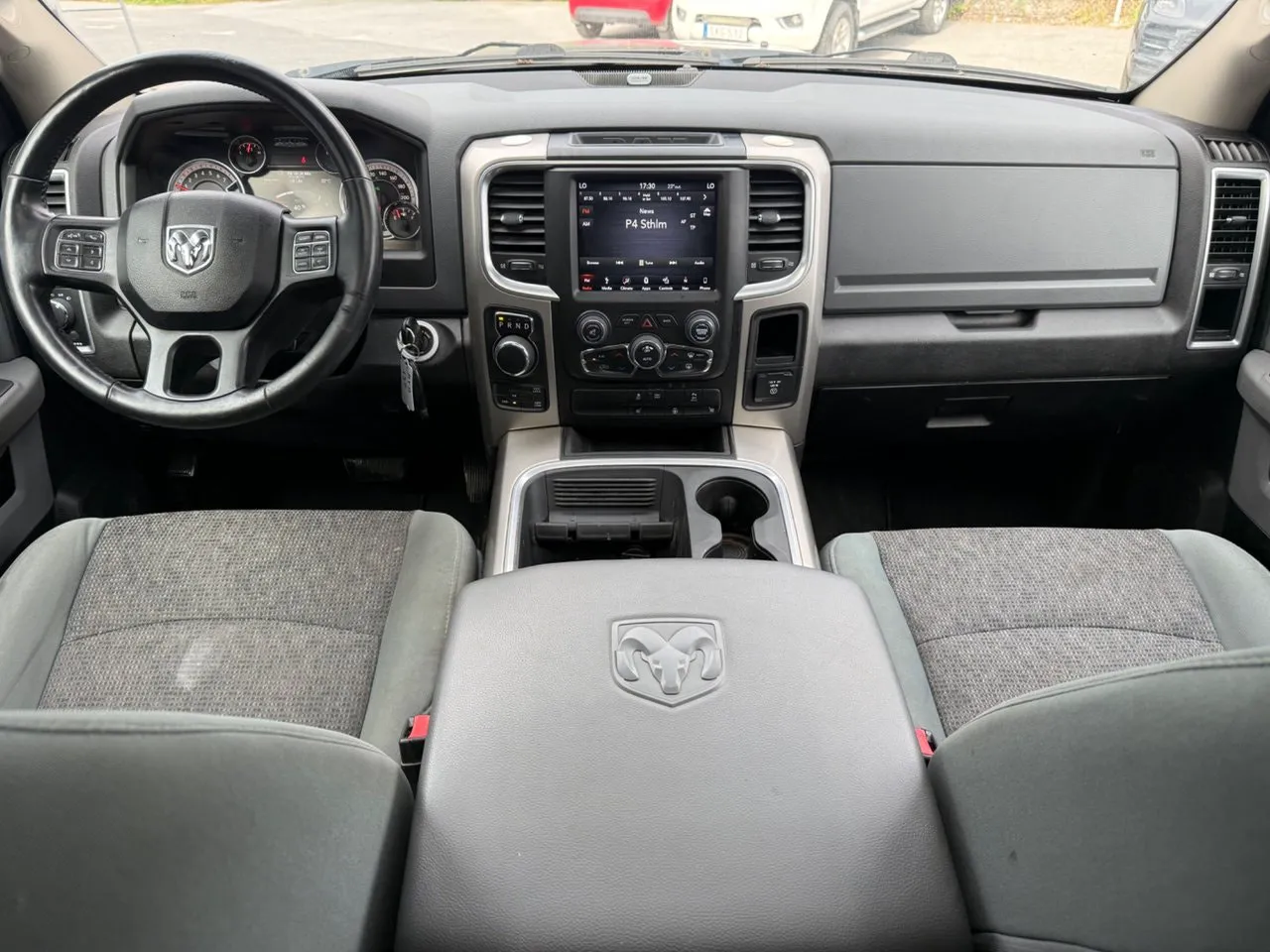 Vehicle image 9