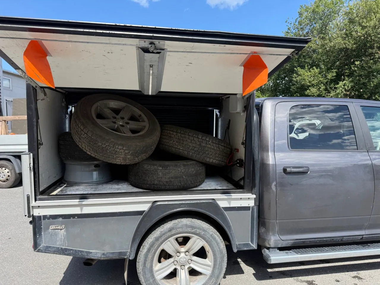 Vehicle image 22
