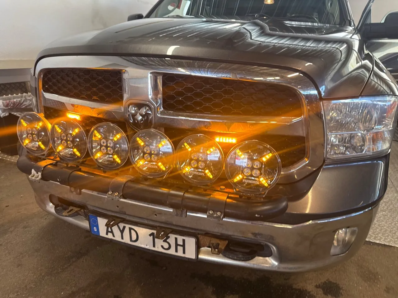 Vehicle image 25