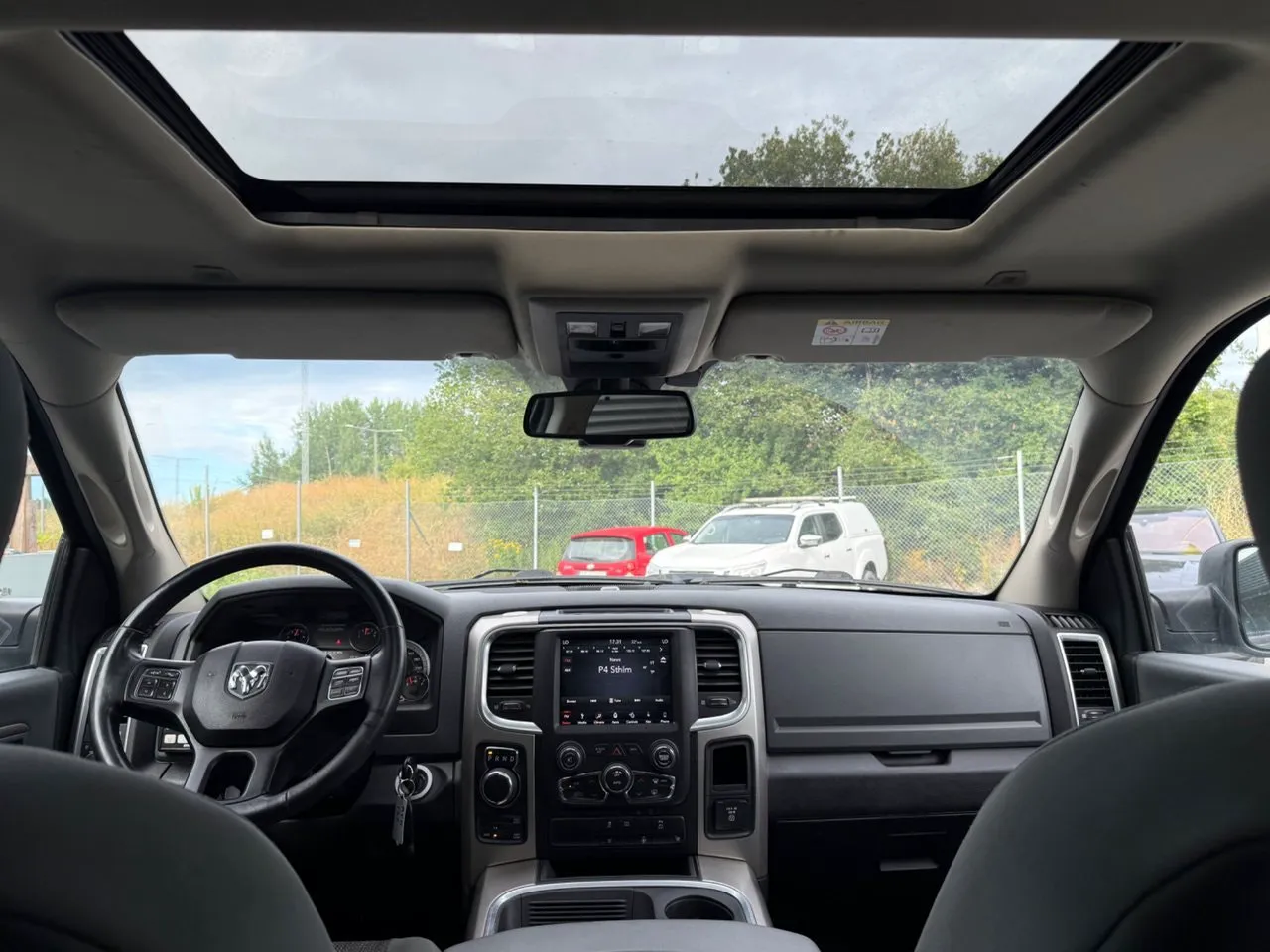 Vehicle image 10