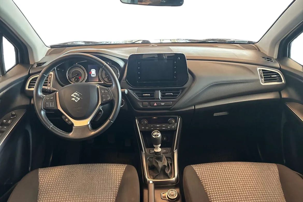 Vehicle image 9