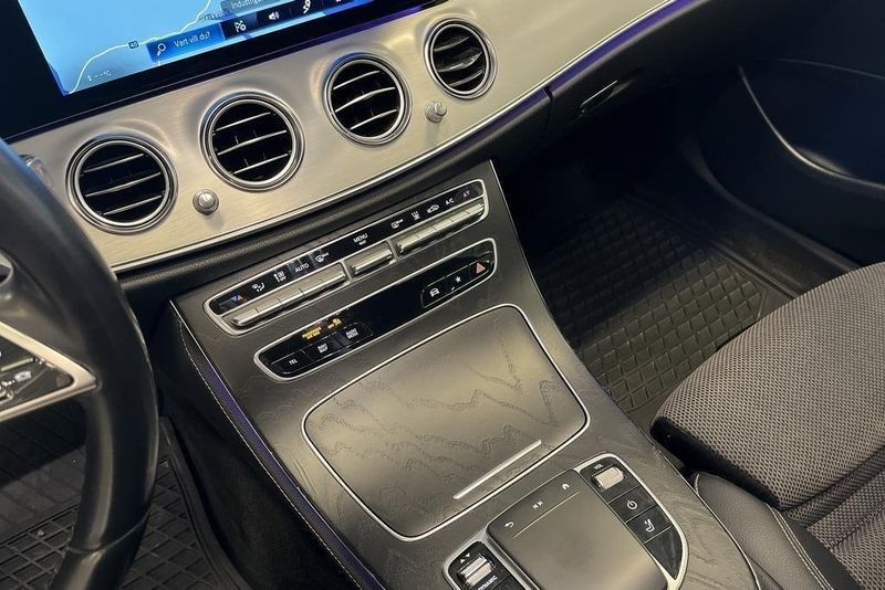 Mercedes E300 bild 12