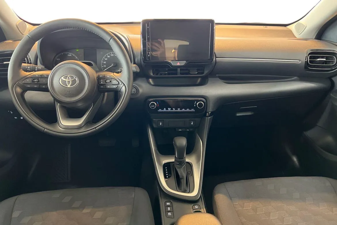 Vehicle image 7