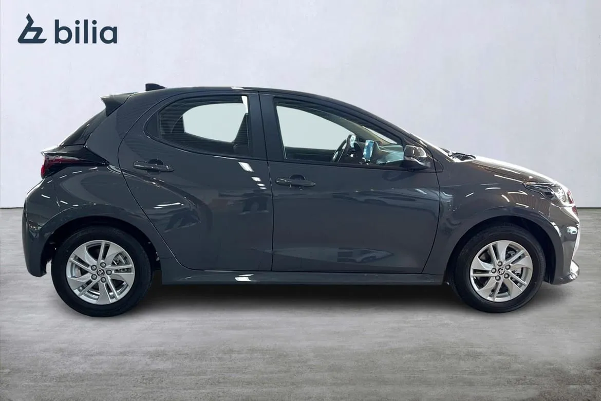 Vehicle image 15
