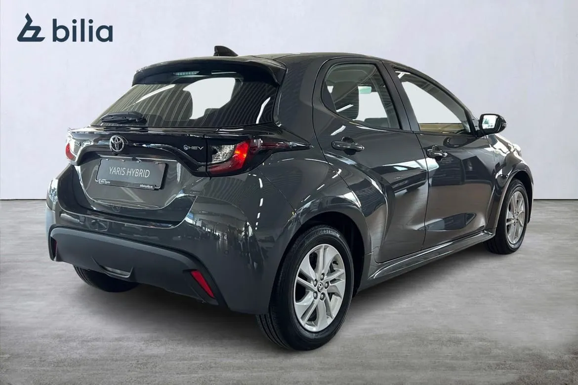 Vehicle image 16