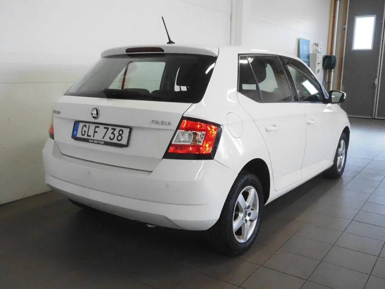 Vehicle image 6