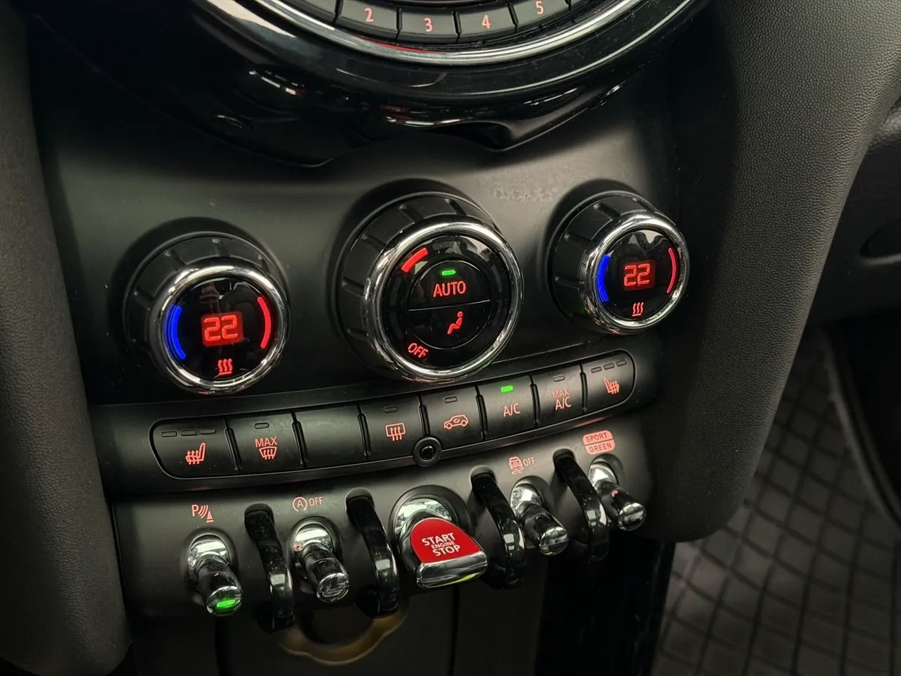 Vehicle image 20