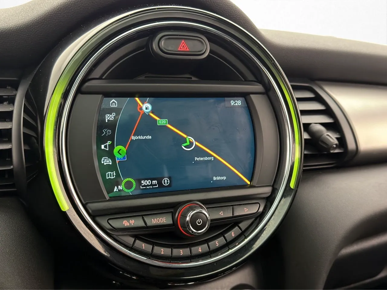 Vehicle image 18