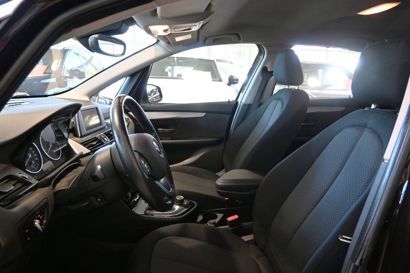 BMW 218 bild 8