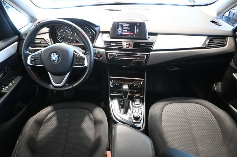 BMW 218 bild 9