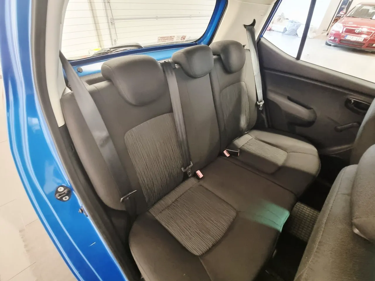 Vehicle image 20