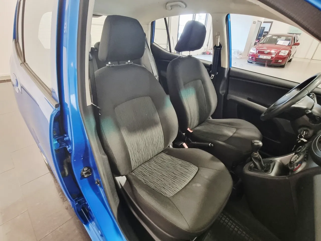 Vehicle image 18