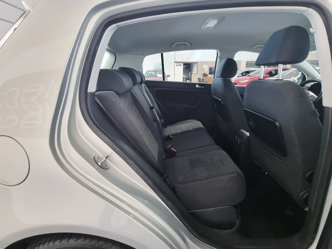 Vehicle image 19
