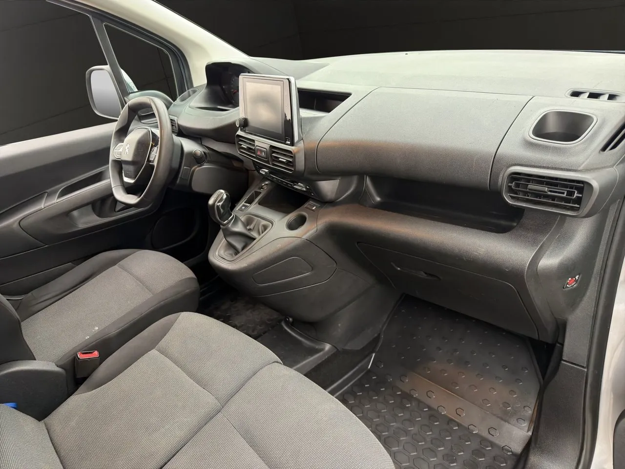 Vehicle image 22