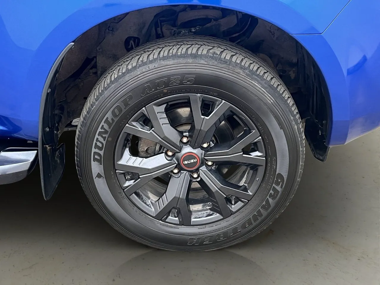 Vehicle image 32