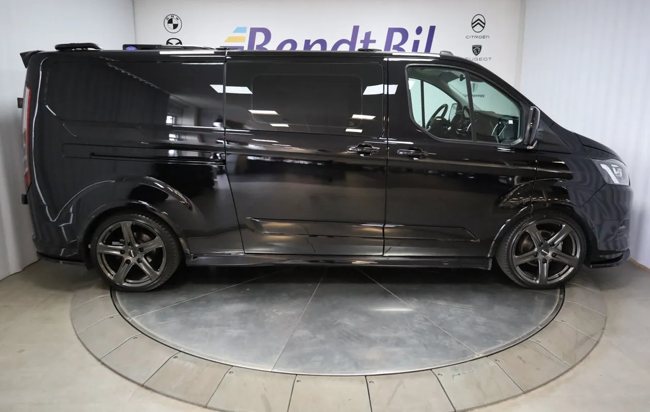 Vehicle image 18