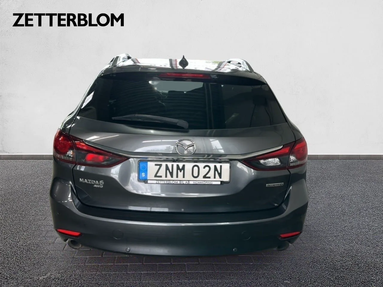 Vehicle image 3