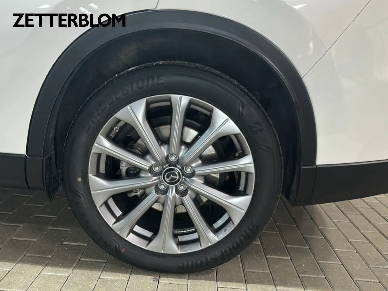 Vehicle image 12