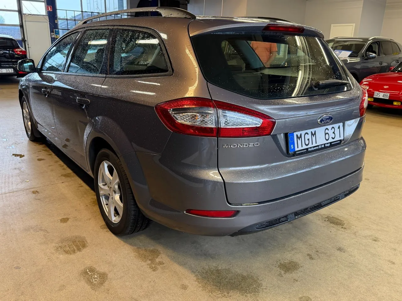 Vehicle image 4