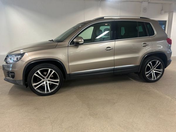 Volkswagen Tiguan 2.0 TDI 4M Drag Värmare Premium Nyservad Skinn - 2013