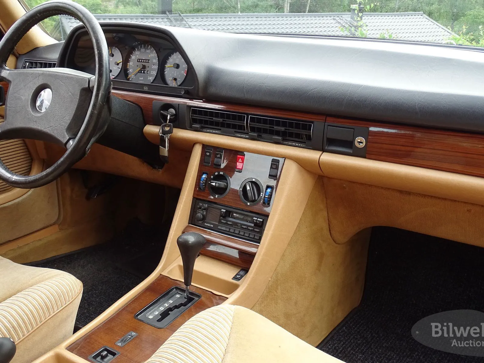 Vehicle image 60
