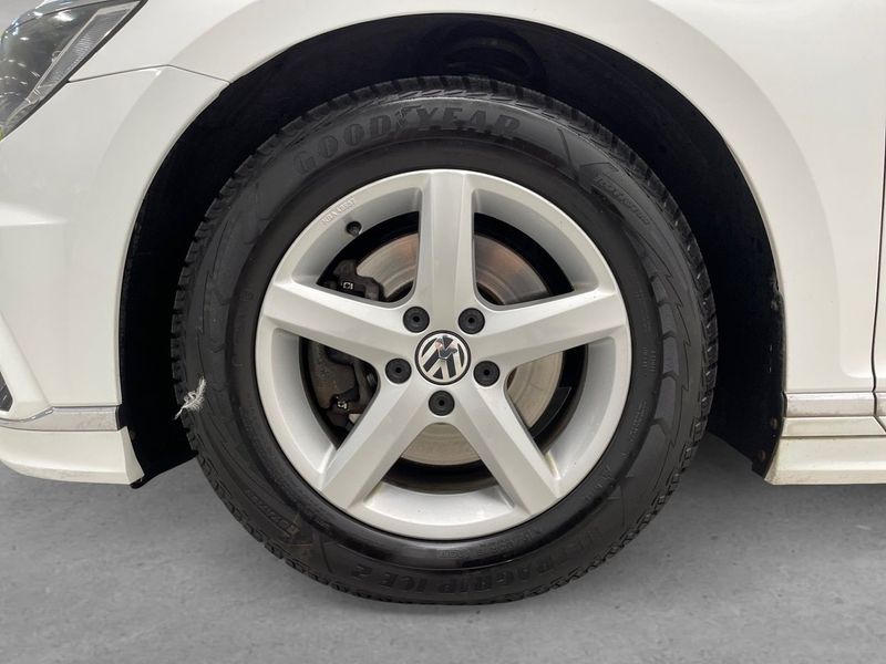 Volkswagen Passat bild 8